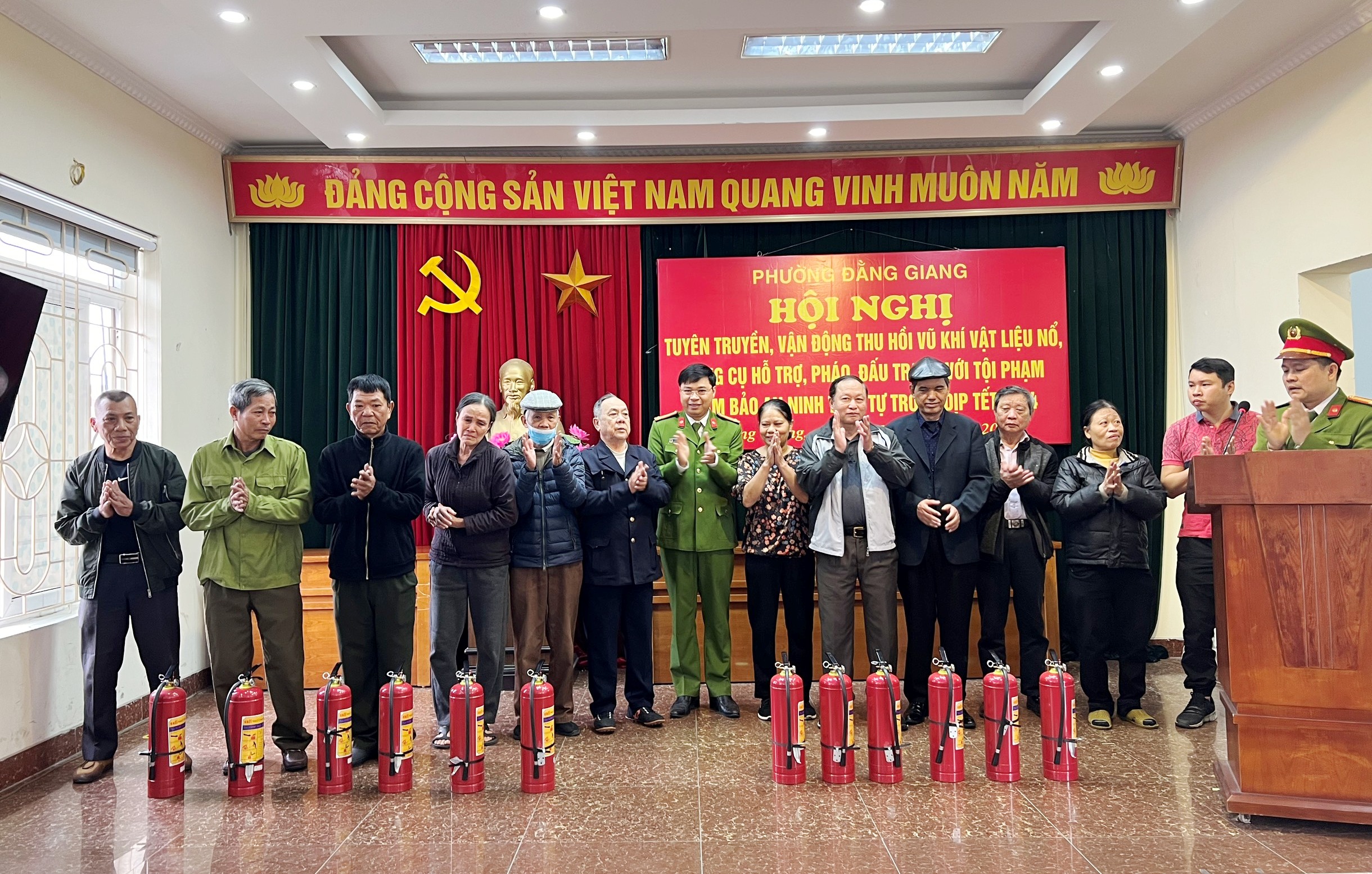 Phường Đằng Giang (quận Ngô Quyền): Tuyên truyền, vận động thu hồi VK-VLN-CCHT, pháo, đảm bảo an ninh trật tự Tết Nguyên đán 2024